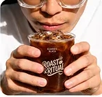 Momen menikmati kopi